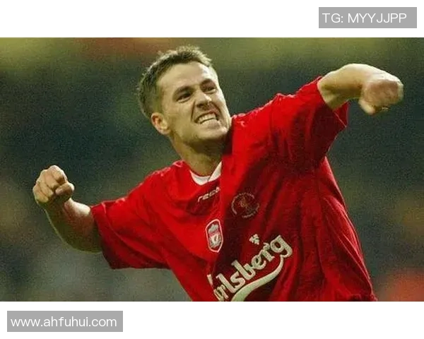 揭秘足球明星红衣少年背后的故事与成就